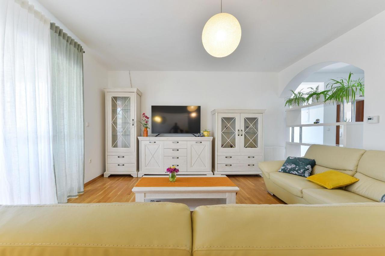Villa Solis Zadarvillas Bagian luar foto
